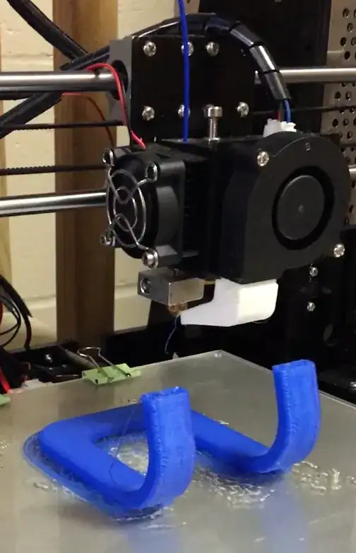 Printer Anet A8 prints in the air